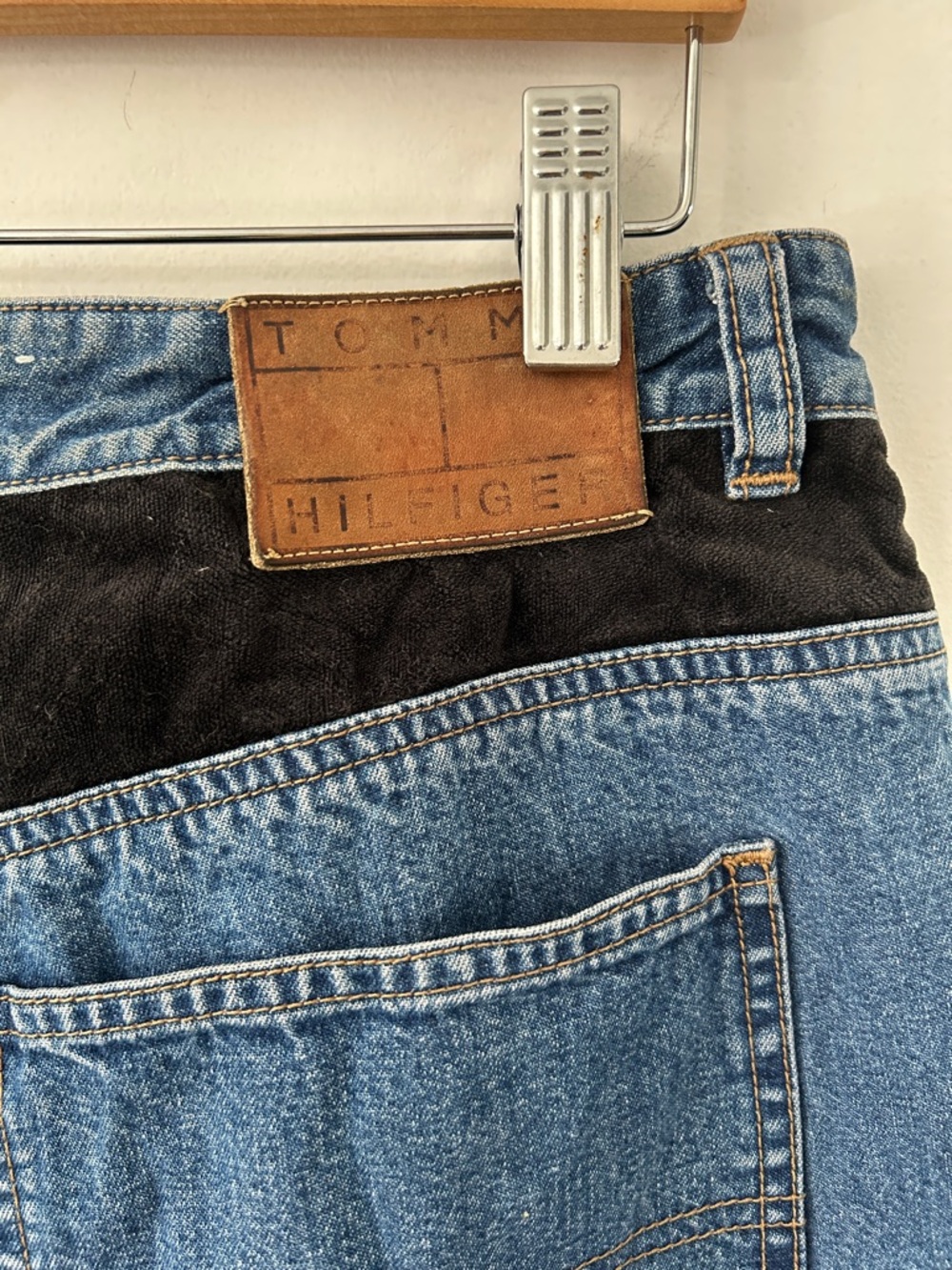 Vintage Tommy Hilfiger Jeans Women’s 14 Barrell Leg High Waisted Velvet Trimmed - Picture 13 of 16